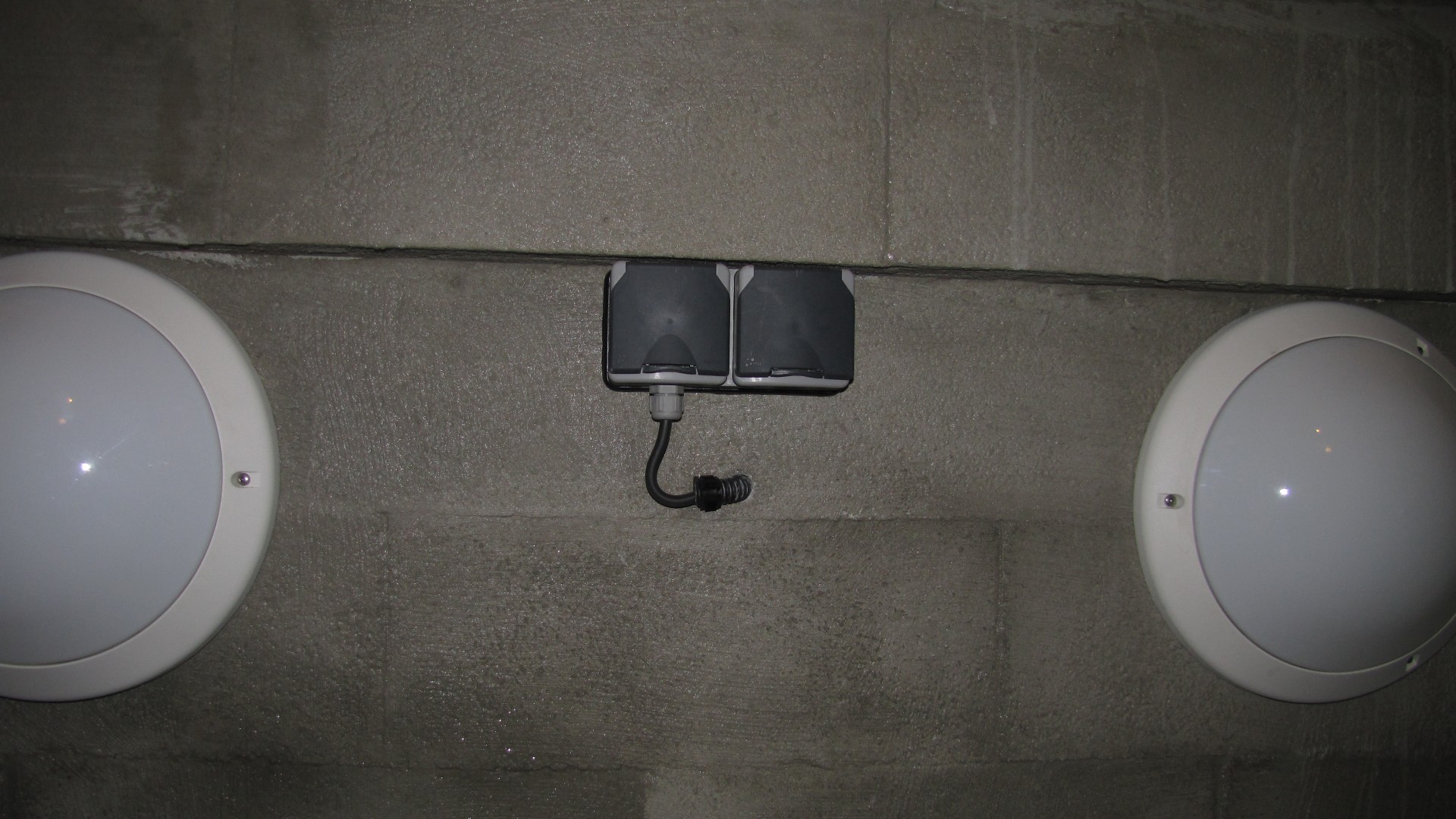 322_fosse_prises_IP66_IMG_3442