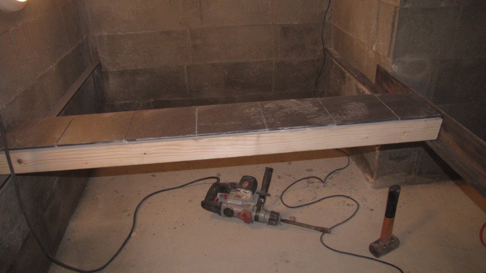 347_fosse_essai_madrier_plancher_bas_IMG_3633