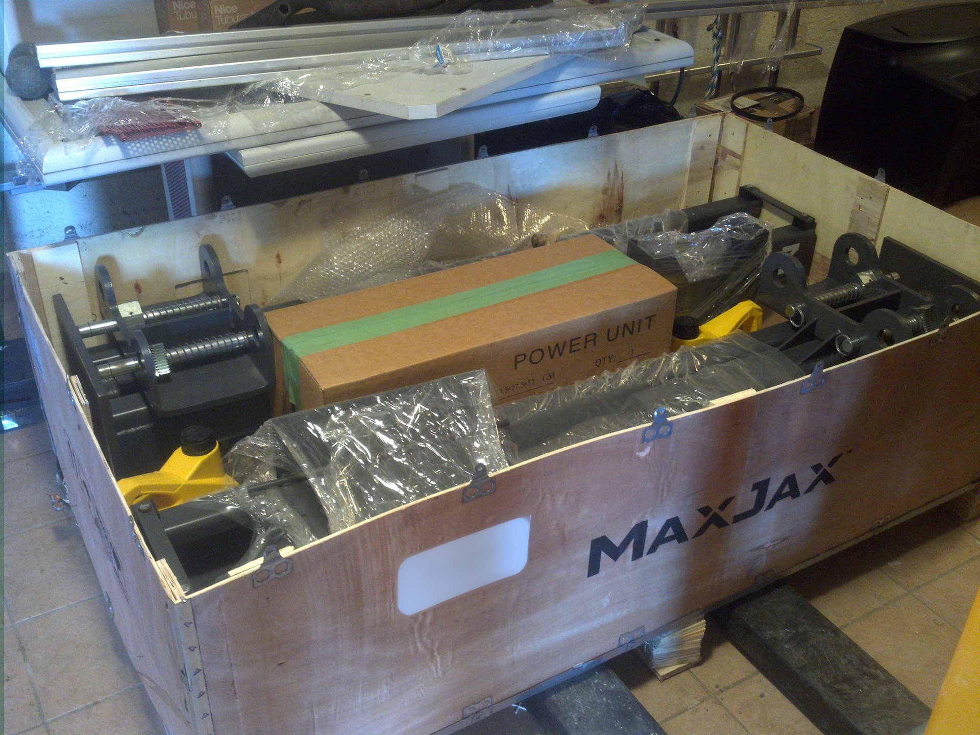 402_maxjax_contenu_caisse_IMG_20220917_175028