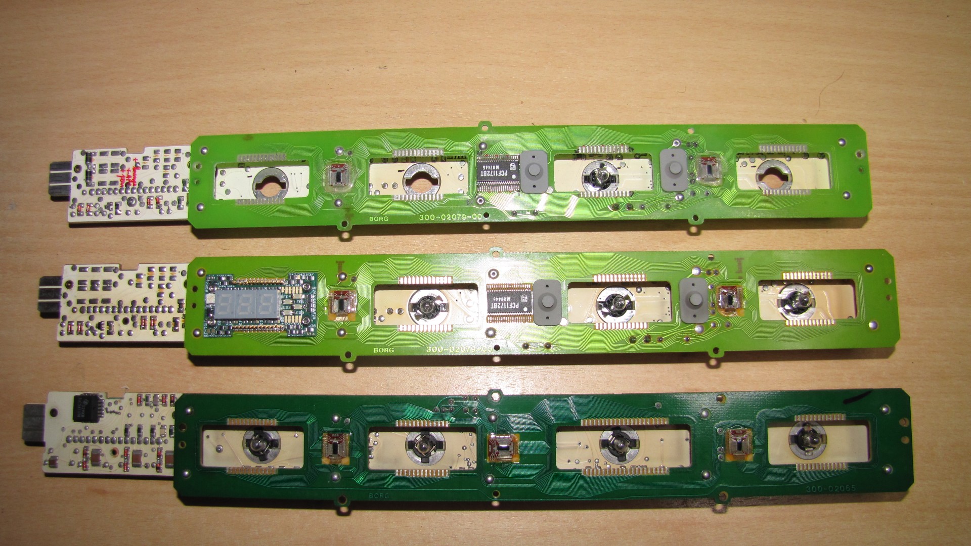 IMG_8474_versions_PCB_barrette_afficheurs_CX_dessus