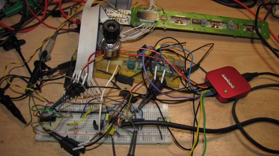 IMG_8134_analyseur_logique_decodage_signaux_ecran_LCD